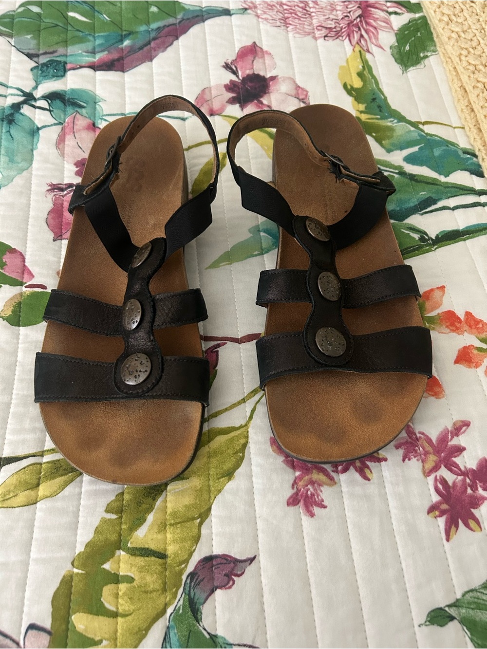 SAS Black Strappy T-Bar Leather Sandals